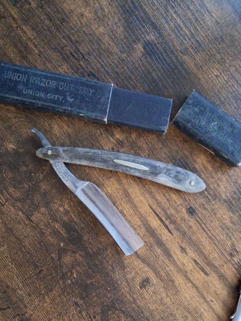 Union Razor Cutlery Vintage Straight Razor - Brown Handle